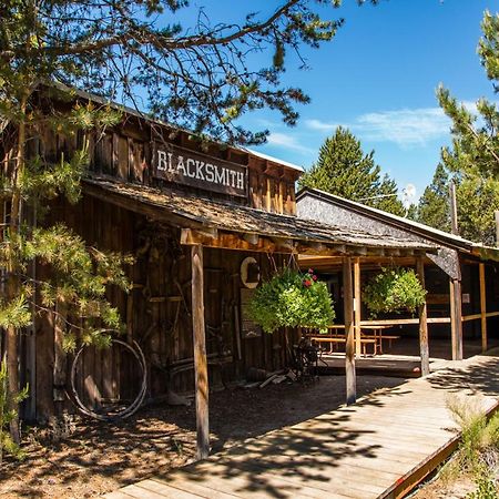 Bend-Sunriver Camping Resort Wheelchair Accessible Yurt 13 Buitenkant foto