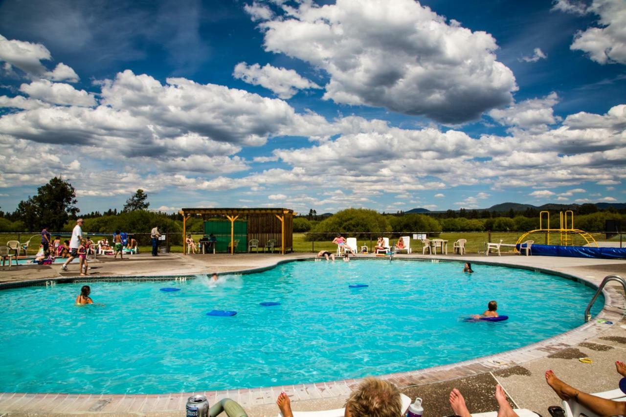 Bend-Sunriver Camping Resort Wheelchair Accessible Yurt 13 Buitenkant foto