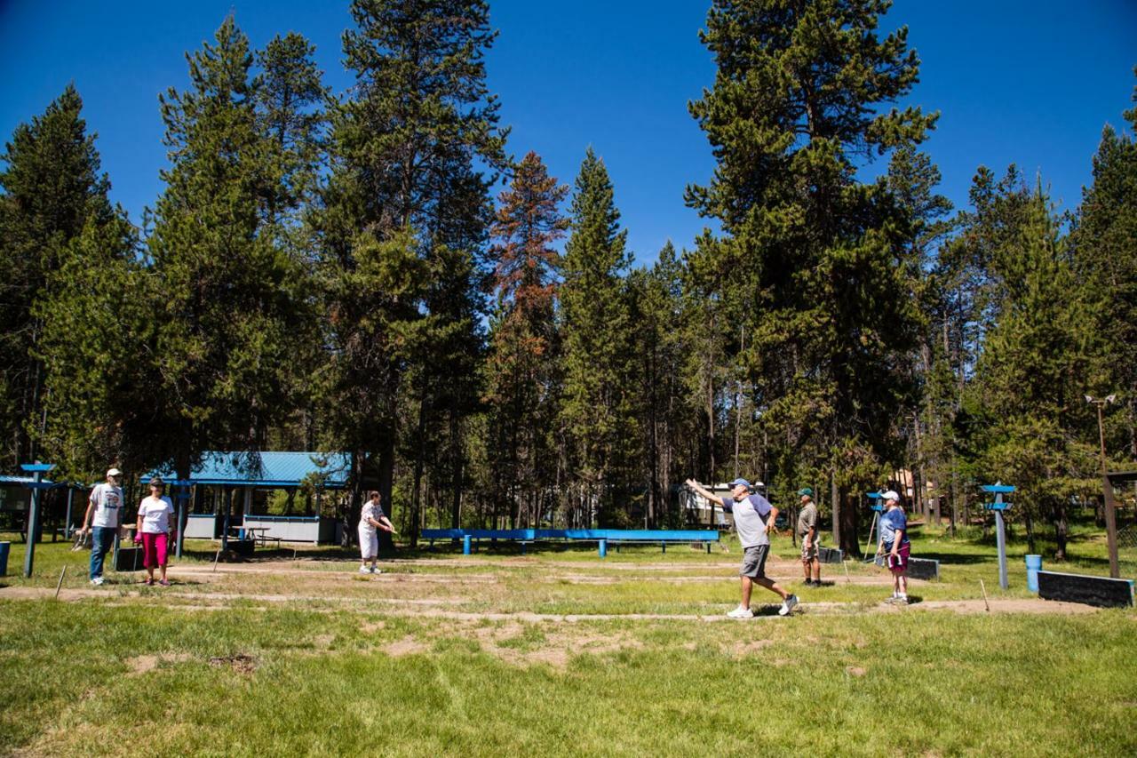 Bend-Sunriver Camping Resort Wheelchair Accessible Yurt 13 Buitenkant foto